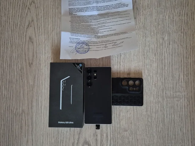Samsung S25 Ultra 12/256 в идеальном состоянии - Игровая консоль в Неизвестно