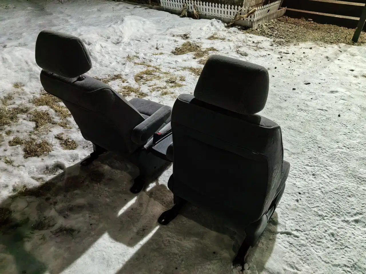 Продажа среднего ряда сидений Honda Odyssey 2001 года - Сидения автомобильные (Запчасти) в Неизвестно