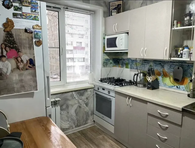 Продажа 4-комнатной квартиры с ремонтом в Абакане - Дома, дачи, коттеджи в Абакан