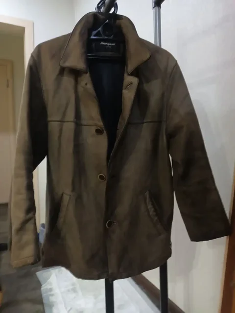 Продажа кожаной куртки и демисезонного пальто - Верхняя одежда в Неизвестно