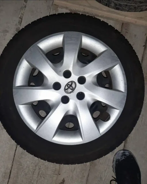 Продажа б/у шин R15 185/60 с дисками - Шины и диски в Ужур