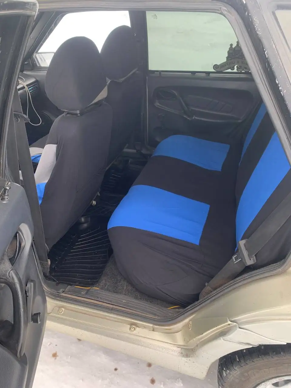 Автомобиль 2002 года выпуска для обмена - Авто в Неизвестно