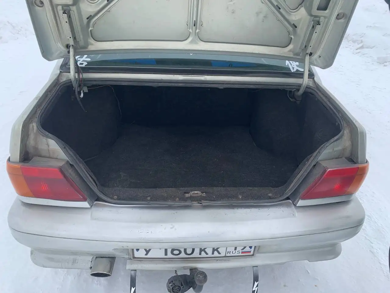 Автомобиль 2002 года выпуска для обмена - Авто в Неизвестно