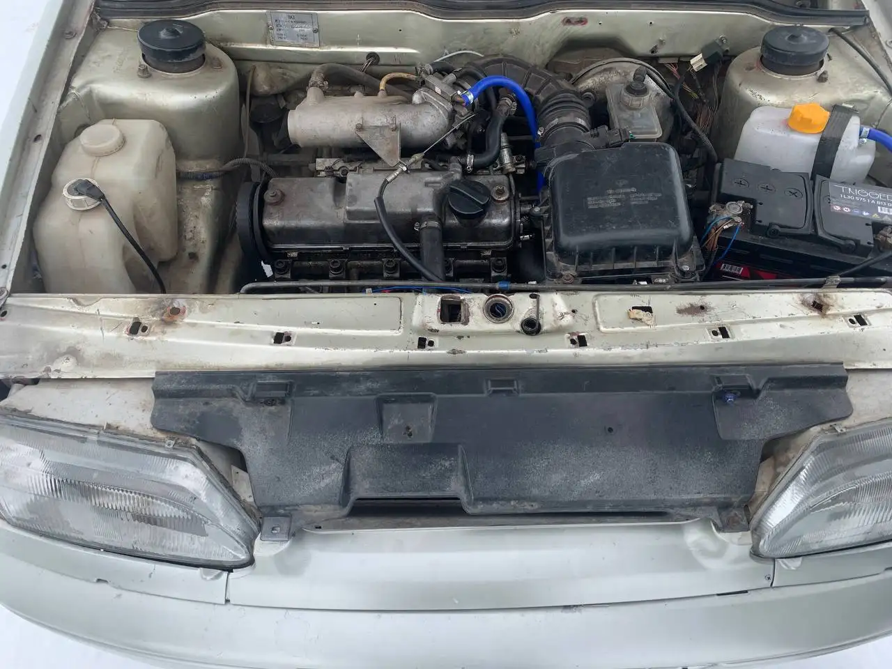 Автомобиль 2002 года выпуска для обмена - Авто в Неизвестно