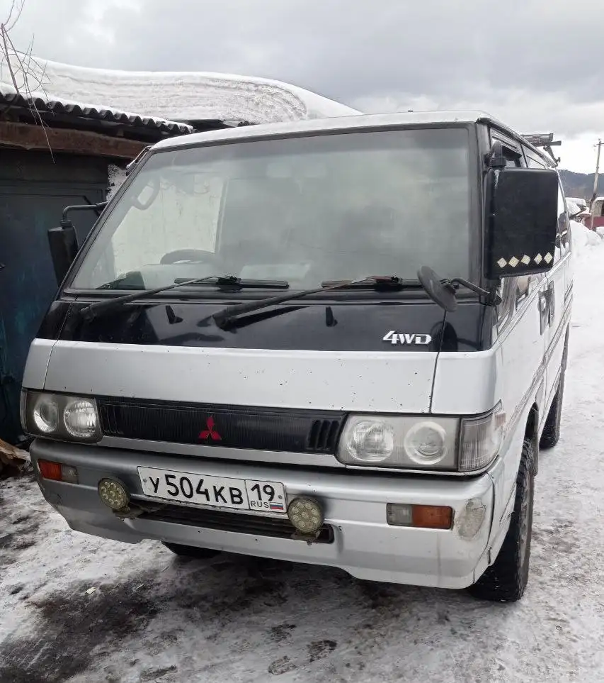 Mitsubishi Delica 1993 года - Авто в Неизвестно
