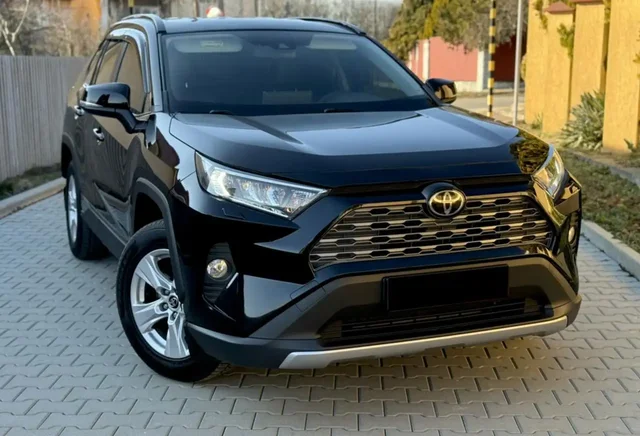 Продажа Toyota RAV4 2019 года в отличном состоянии - Внедорожники/кроссоверы в Неизвестно
