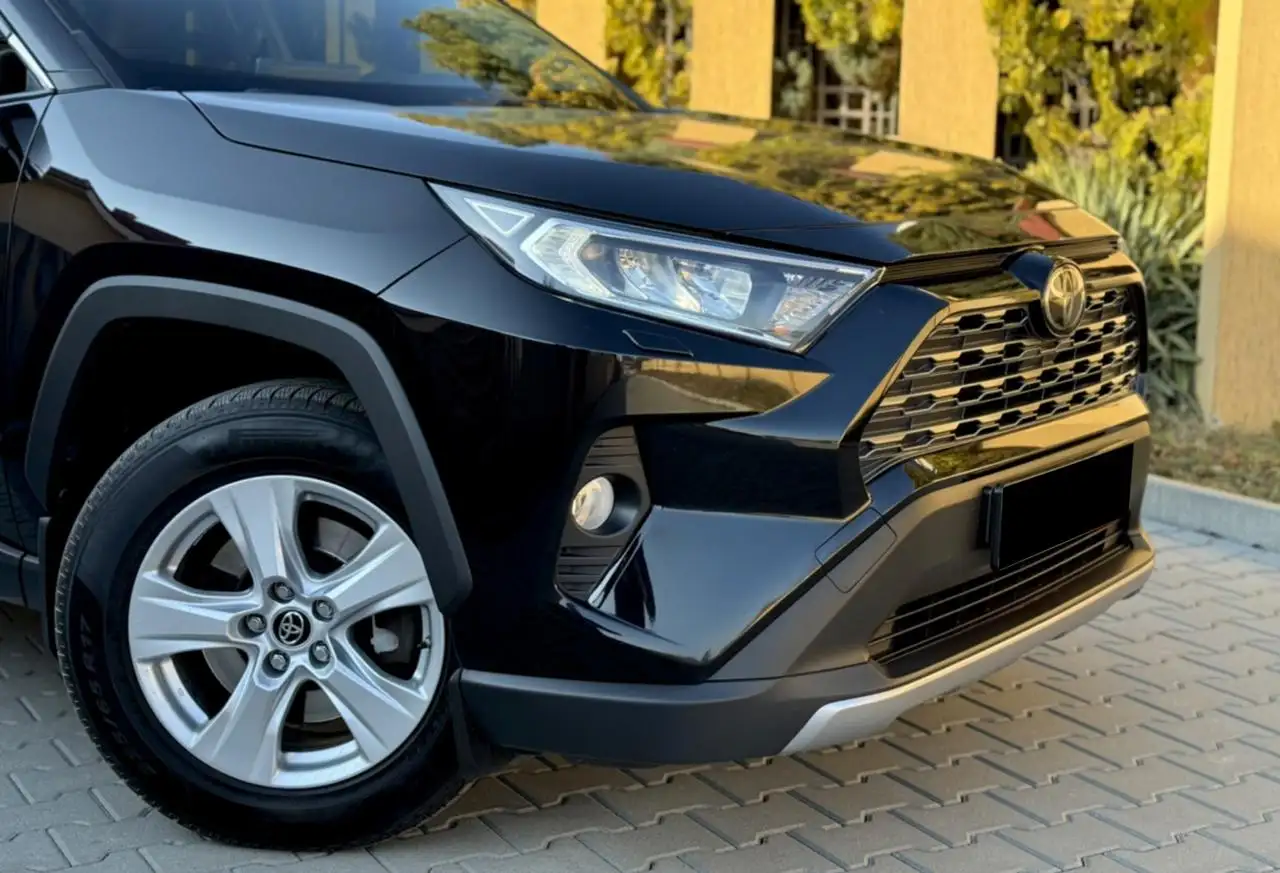 Продажа Toyota RAV4 2019 года в отличном состоянии - Внедорожники/кроссоверы (Авто) в Неизвестно