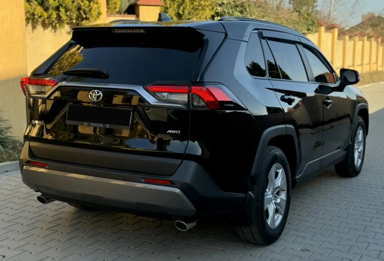 Продажа Toyota RAV4 2019 года в отличном состоянии - Внедорожники/кроссоверы (Авто) в Неизвестно