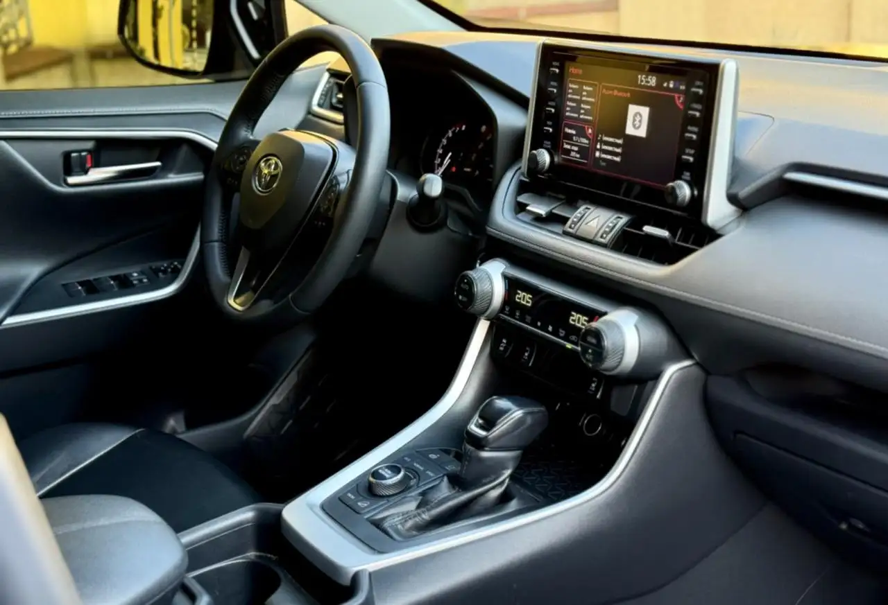 Продажа Toyota RAV4 2019 года в отличном состоянии - Внедорожники/кроссоверы (Авто) в Неизвестно