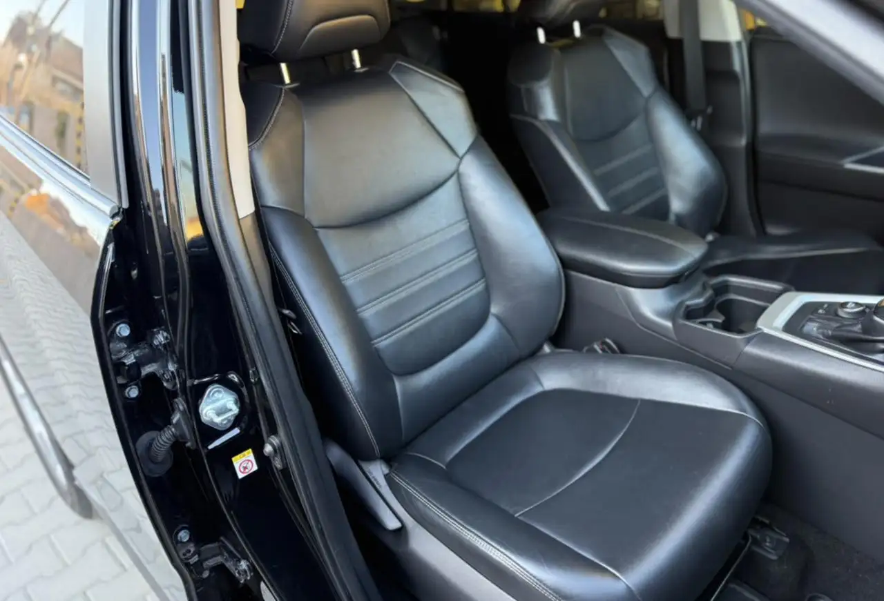 Продажа Toyota RAV4 2019 года в отличном состоянии - Внедорожники/кроссоверы (Авто) в Неизвестно