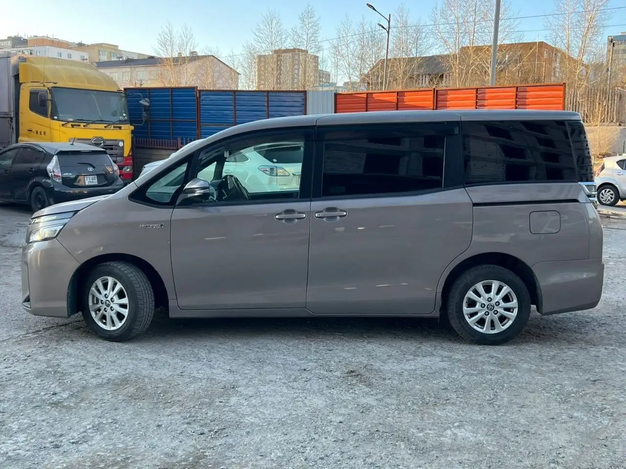 Продам Вокси - Авто в Неизвестно