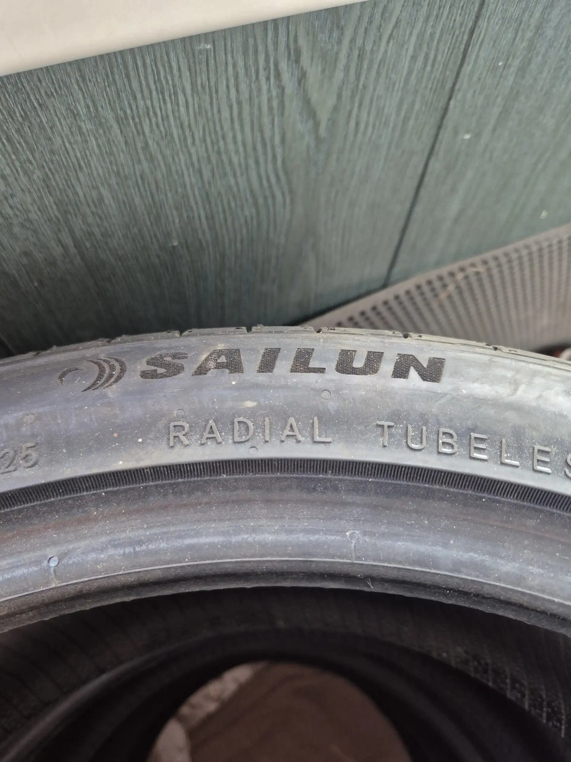 Продажа автомобильных колес и дисков разных размеров - Запчасти (Авто) в Неизвестно