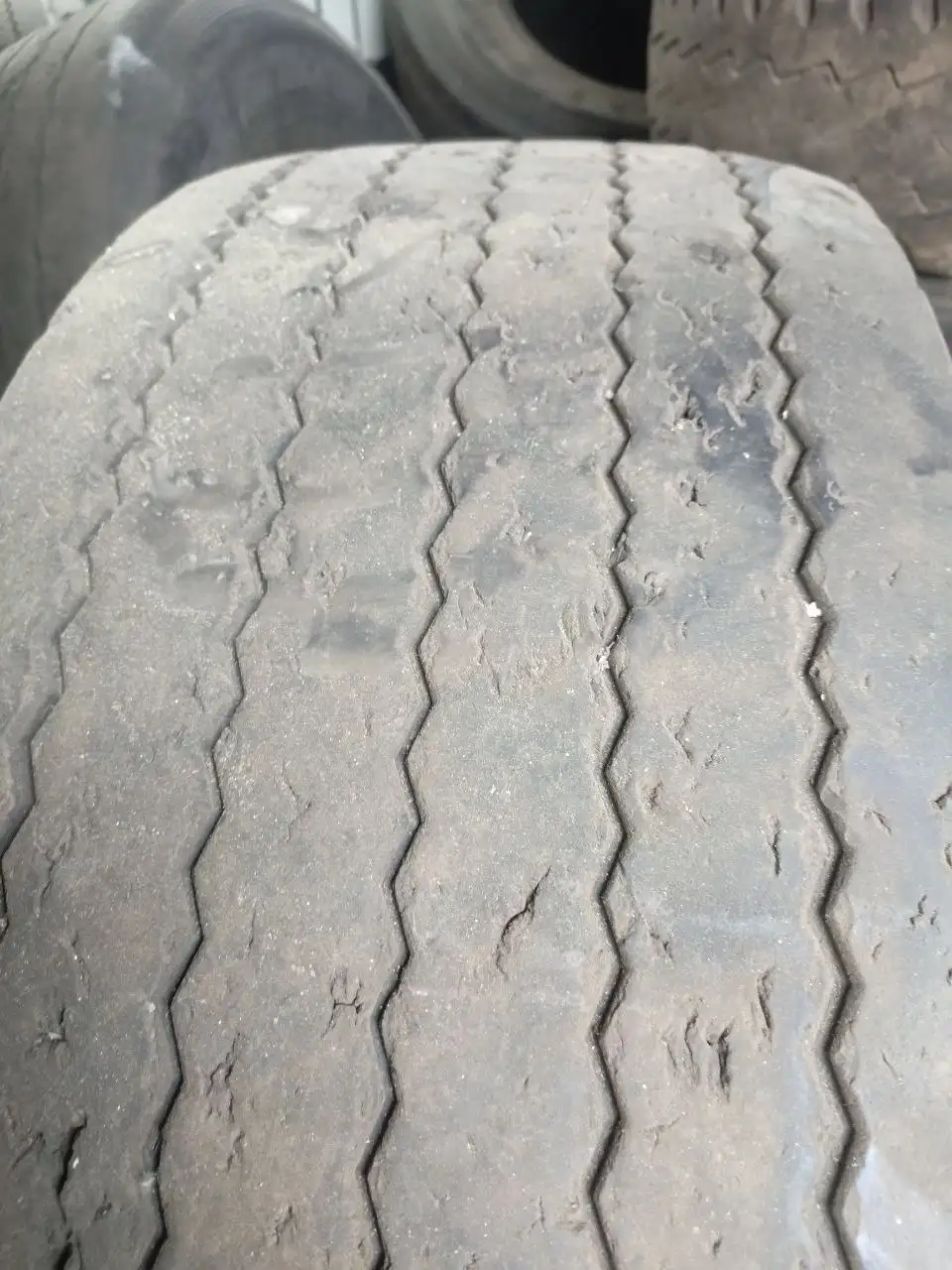 Продам грузовые колеса 22.5 - Шины, диски и колёса (Авто) в Неизвестно