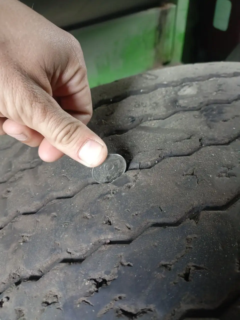 Продам грузовые колеса 22.5 - Шины, диски и колёса (Авто) в Неизвестно