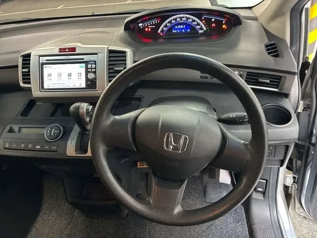 Продажа Honda Freed 2011 из Японии - Авто в Владивосток