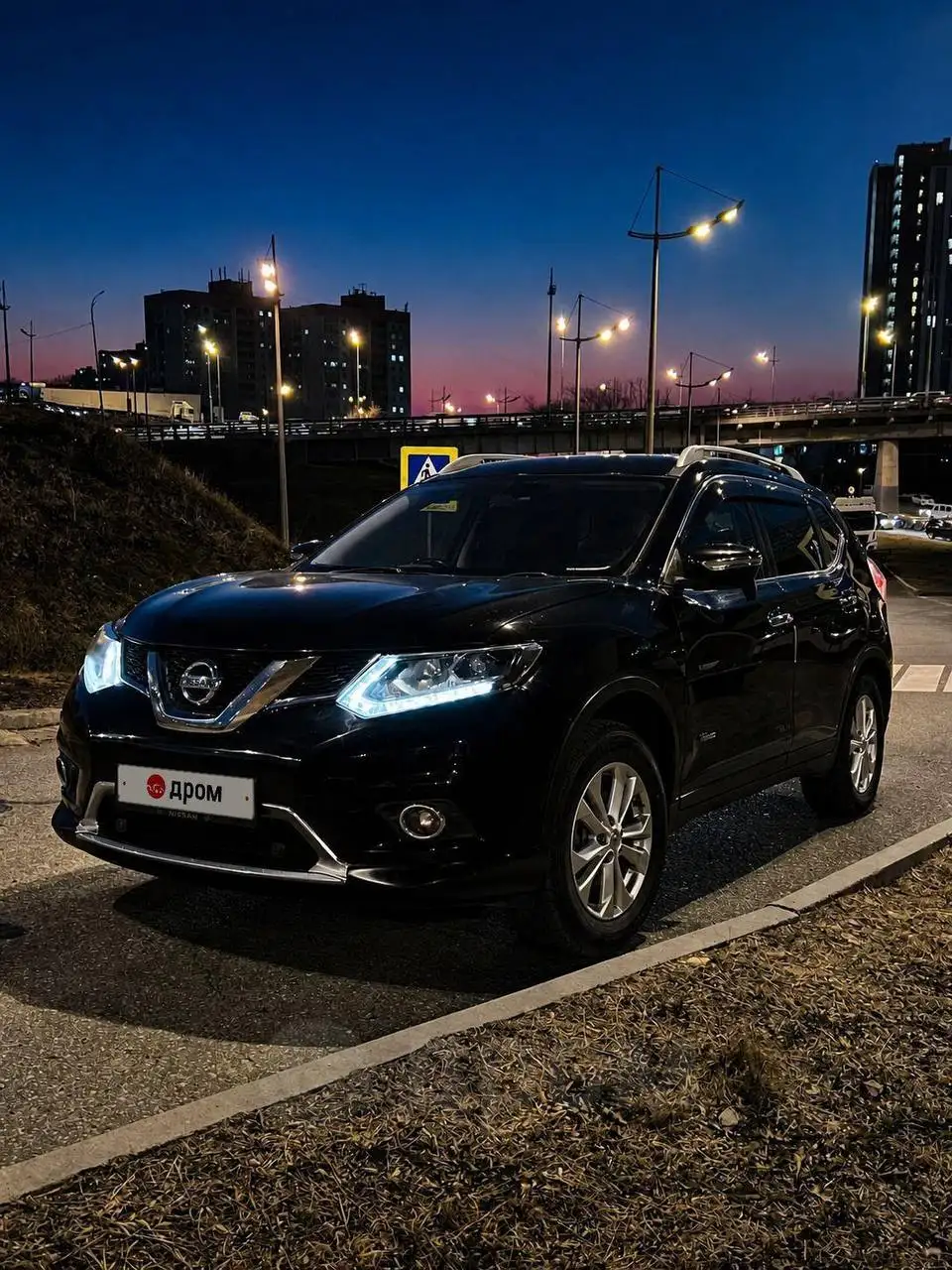 Nissan X-Trail 2015, богатая комплектация, вложения 500+ тыс. - Легковые автомобили (Авто) в Владивосток