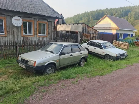 Продажа двух автомобилей ВАЗ - Авто в Неизвестно