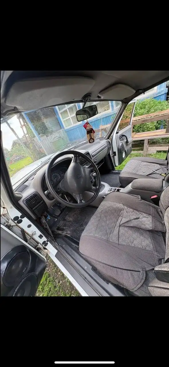 Продам 100т хороший торг - Авто в Неизвестно