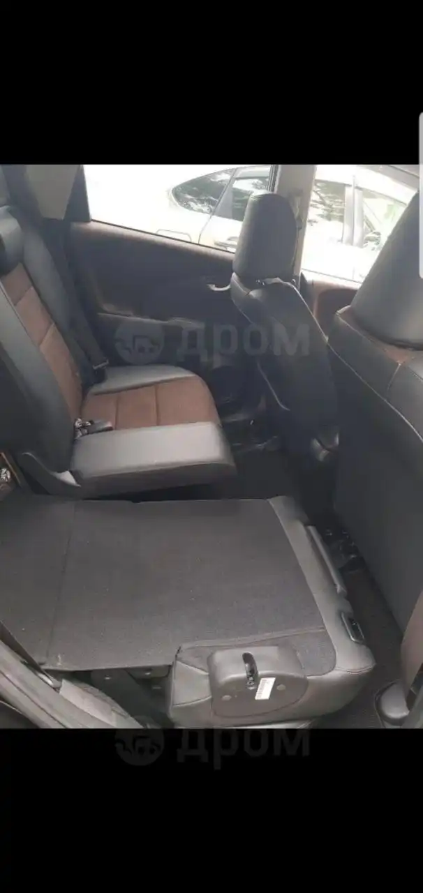 Продам Хонда Фит Шатл гибрид 2012 г.в.