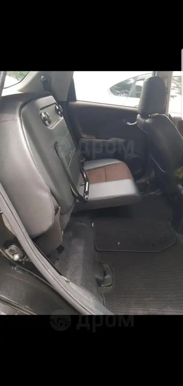 Продам Хонда Фит Шатл гибрид 2012 г.в.