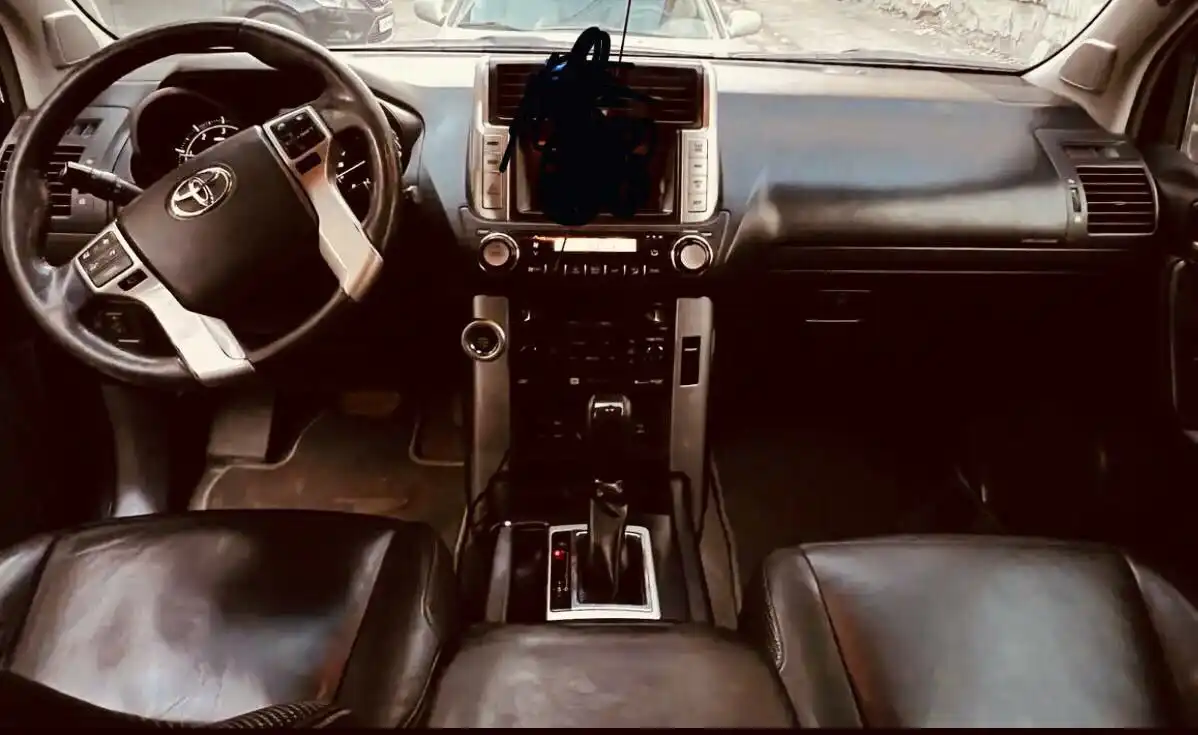 Toyota Land Cruiser Prado 2011 дизель 3.2