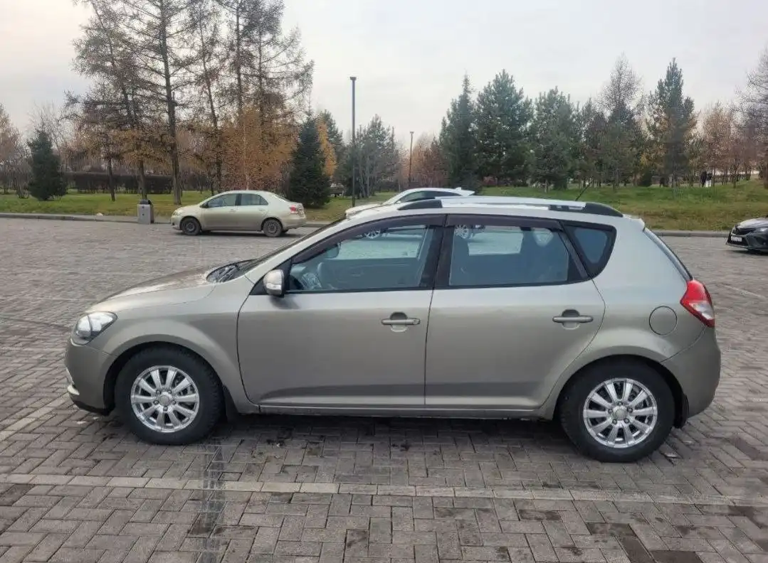 Продам KIA CEED 2010г.в., двигатель 1.6, АКПП