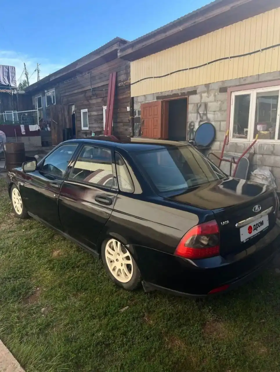 Продажа автомобиля 9 лет без номеров и литья