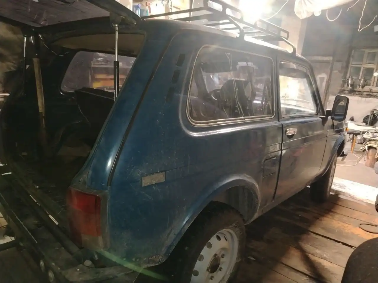 Продажа автомобиля 2001 года на ходу - Легковые автомобили (Авто) в Неизвестно