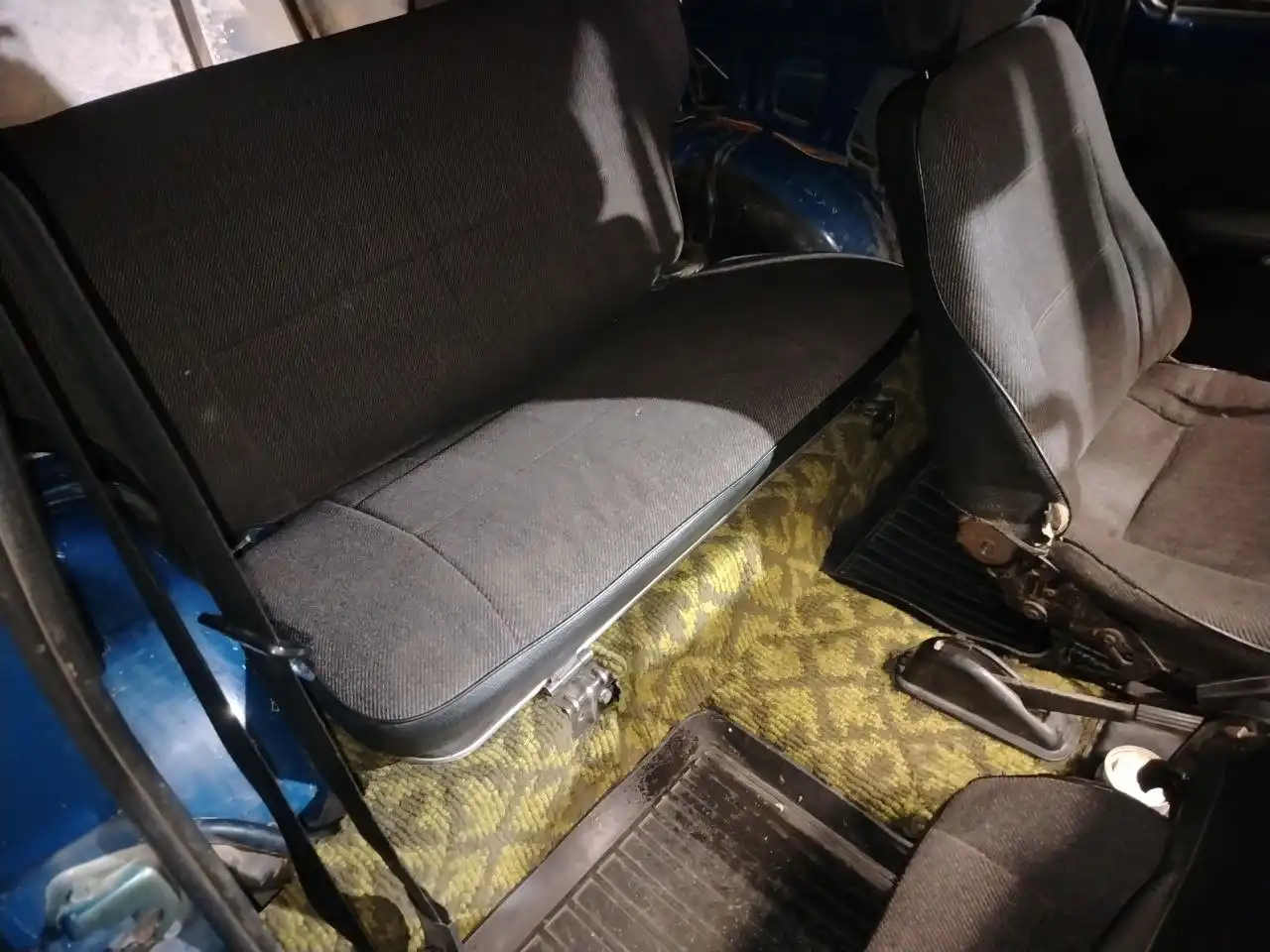 Продажа автомобиля 2001 года на ходу - Легковые автомобили (Авто) в Неизвестно