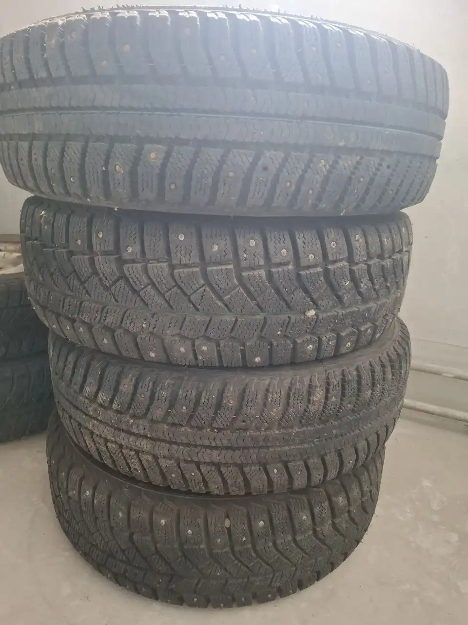 Продам диски R13 ВАЗ с зимней резиной 175/70/13 - Диски и шины (Запчасти) в Неизвестно