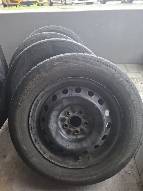 Комплект колес 5x100 ЦО 54.1 с летней резиной 195/65/15 2020 года - АКПП в Хакасия