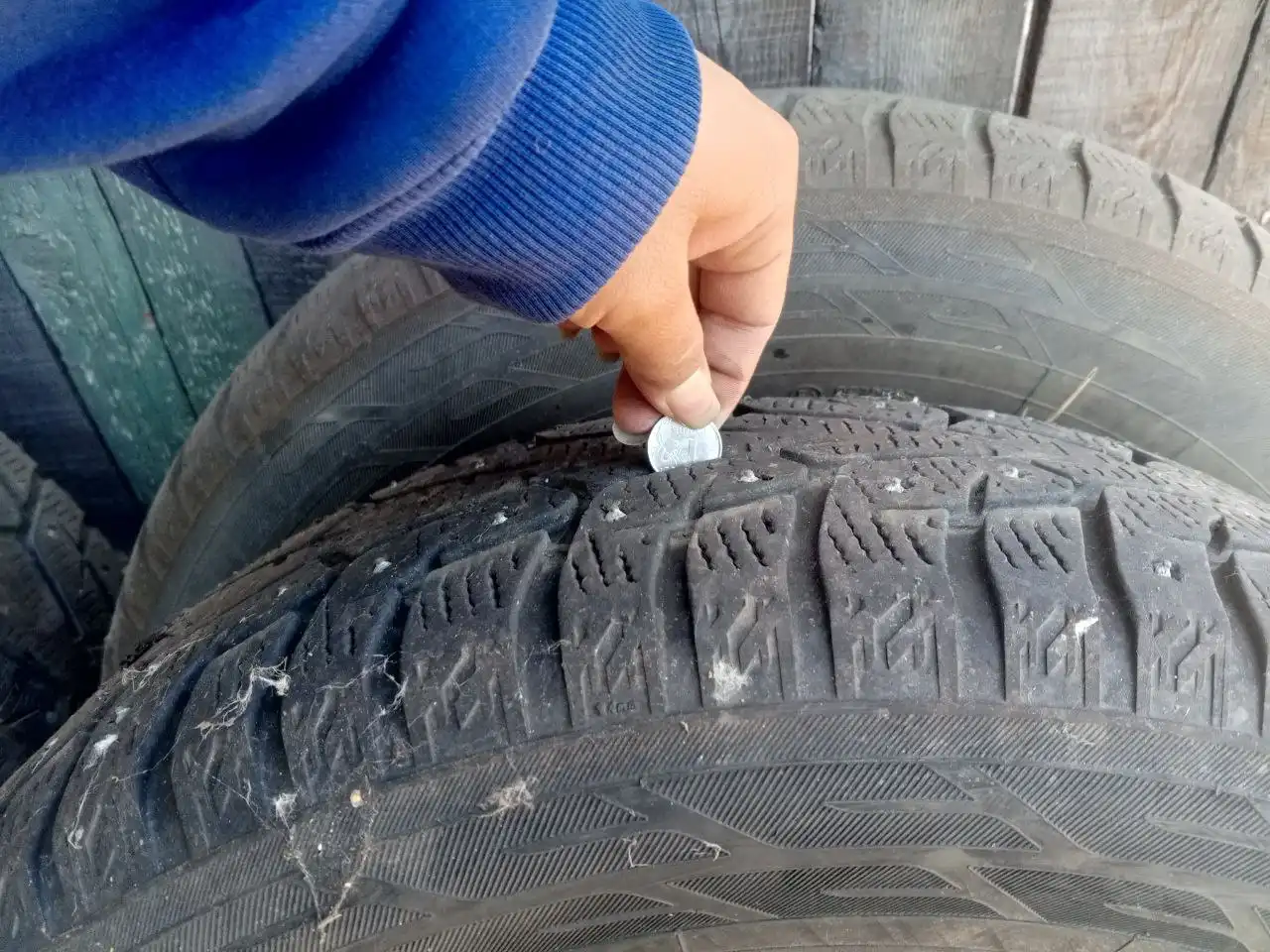 Продажа шиповки Yokohama 215/65 R16 - Шины (Авто) в Неизвестно
