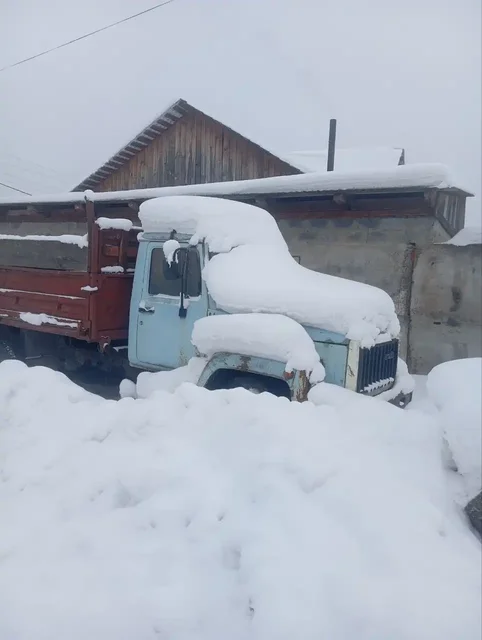 Продажа автозапчастей в Хакасии - Внедорожники в Хакасия