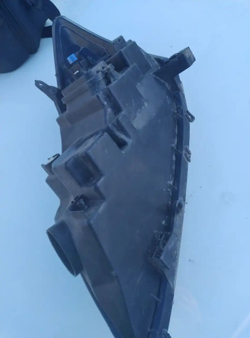 Правая фара Toyota Runx 2002 года - Автосвет (Запчасти) в Абакан