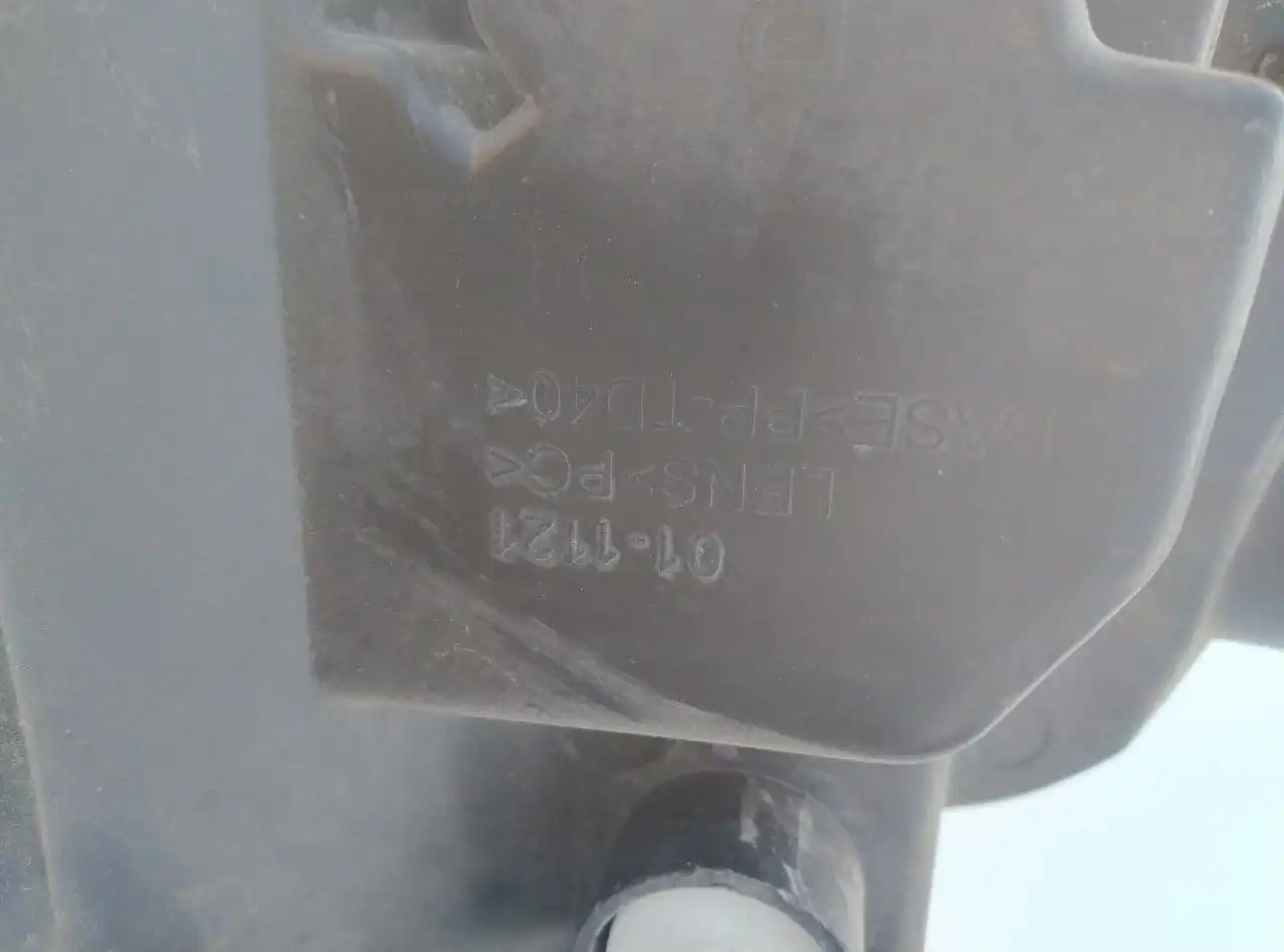 Правая фара Toyota Runx 2002 года - Автосвет (Запчасти) в Абакан