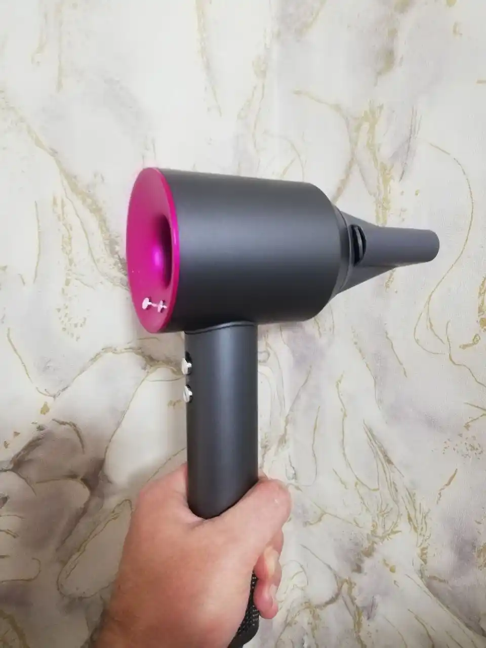 Бюджетная версия фена Dyson