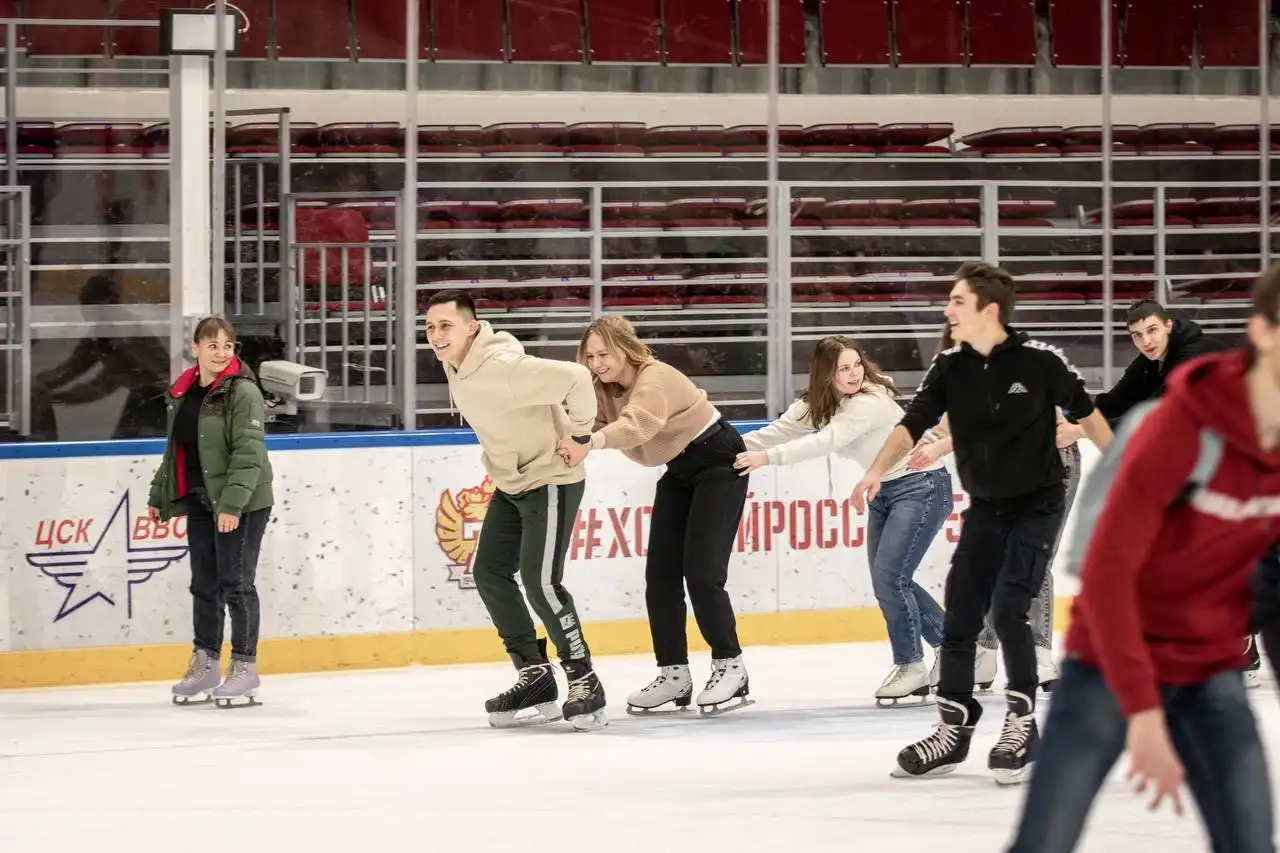 Сезон массовых катаний на коньках