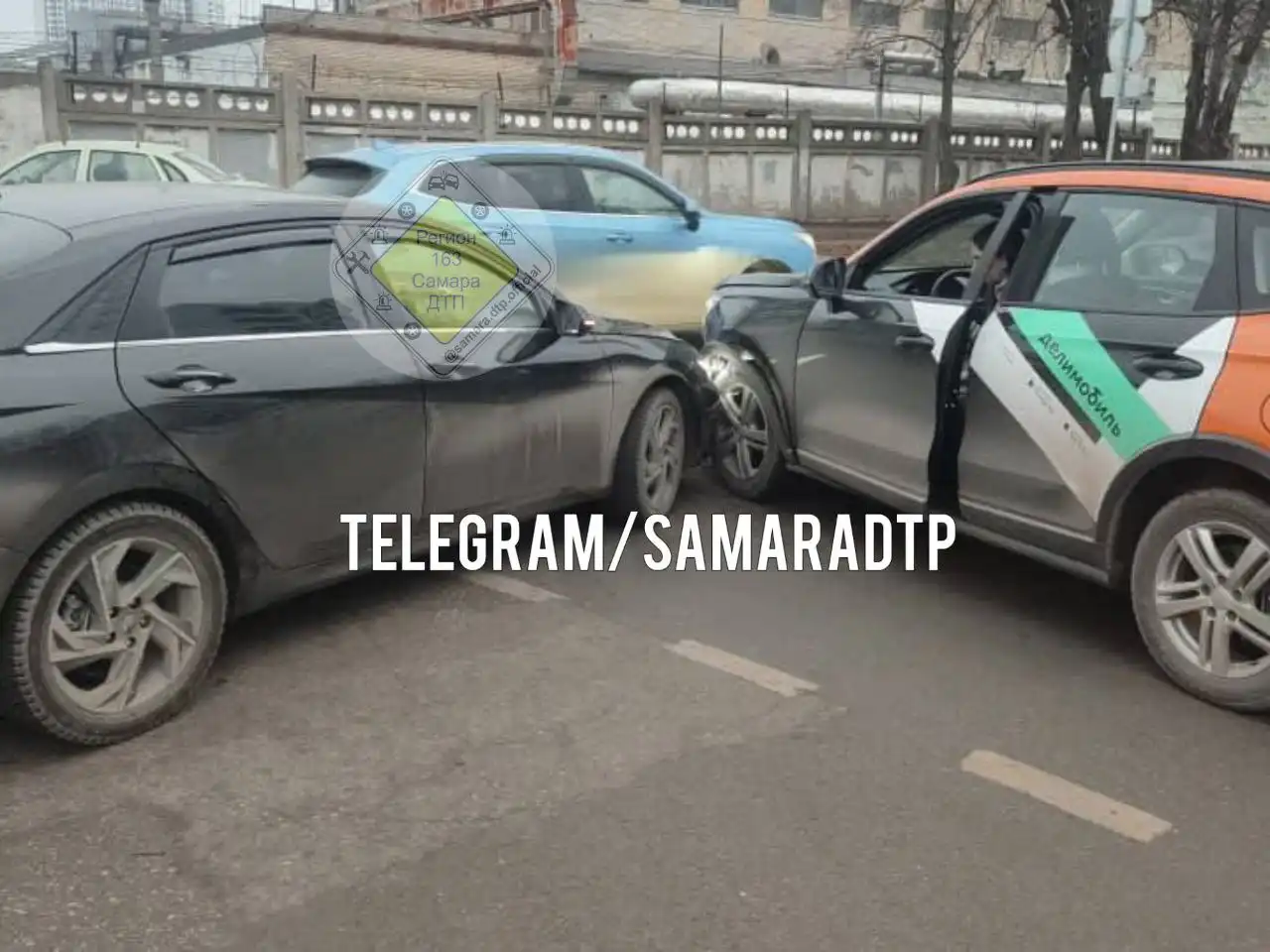 ДТП на перекрестке Карбышева и Блюхера с участием каршеринга