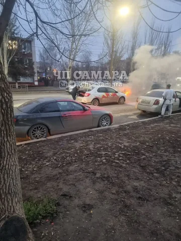 Вспыхнуло такси на Аэродромной улице - Услуги в Самара
