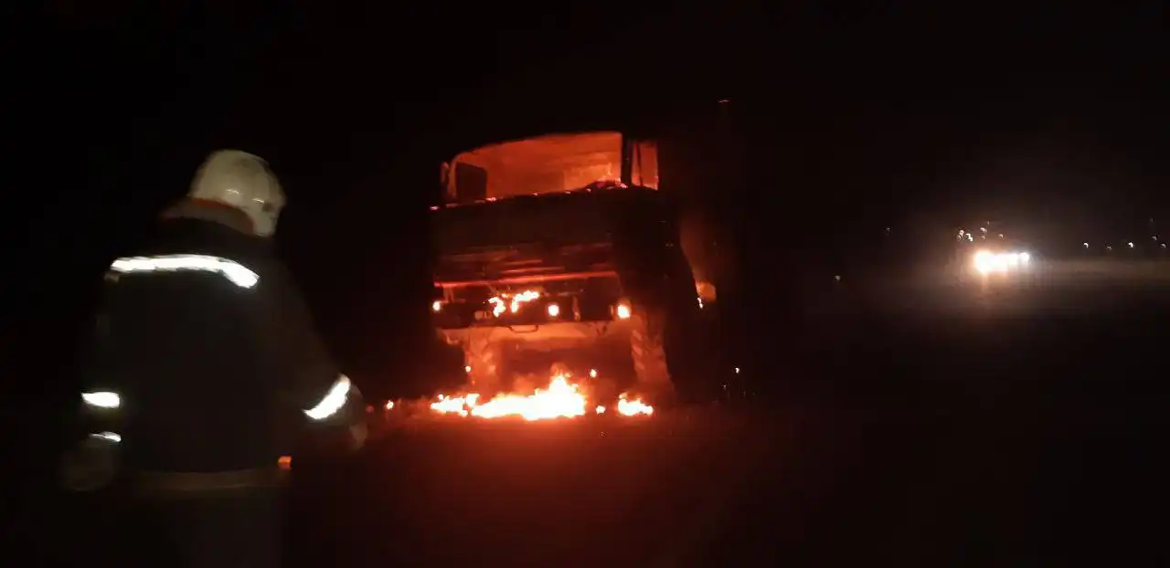 Возгорание КамАЗа на трассе под Самарой