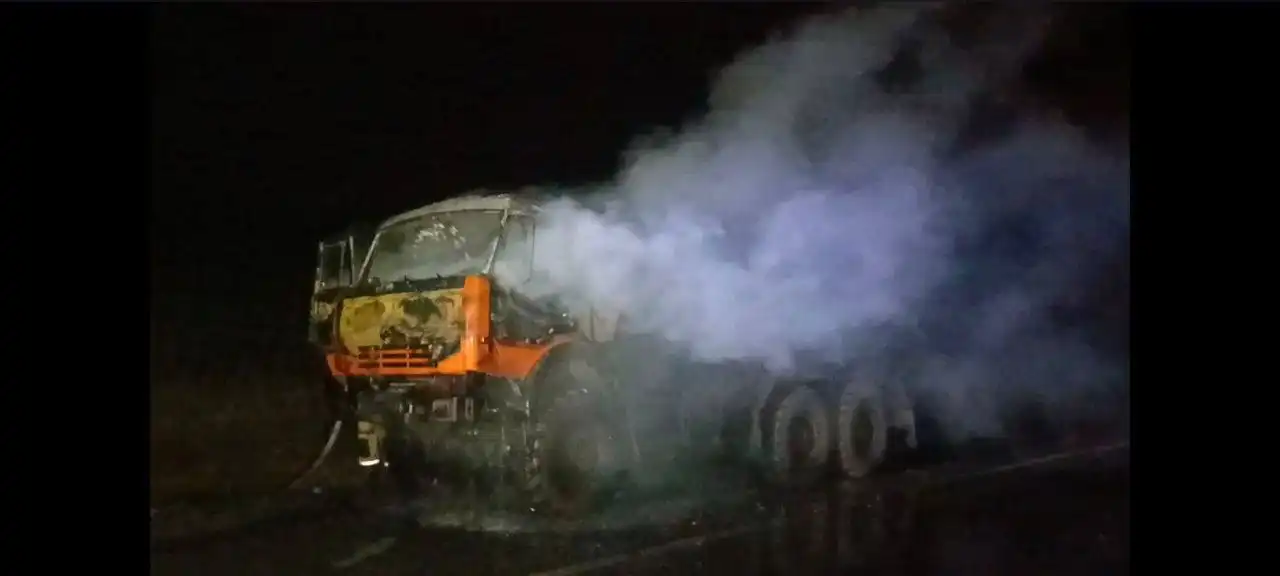 Возгорание КамАЗа на трассе под Самарой