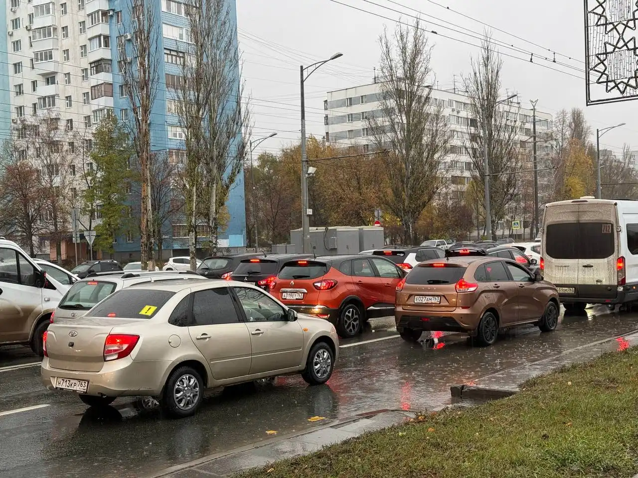 Авария на Ново-Садовой парализовала утреннее движение в Самаре