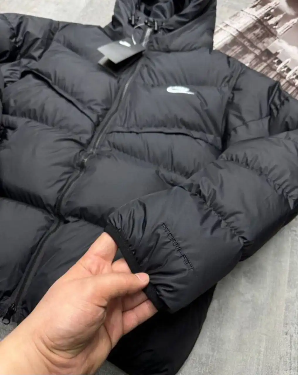 Продам зимнюю куртку Nike