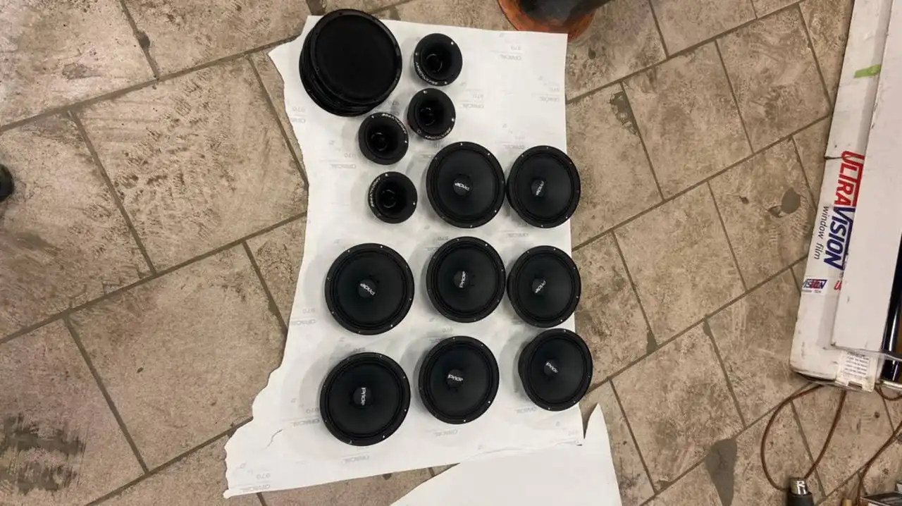 Динамики Praide с картами в отличном состоянии - Акустика и динамики (Электроника) в Петрозаводск