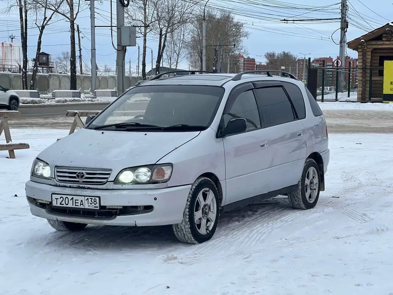 Продажа Toyota Ipsum 1997 года выпуска