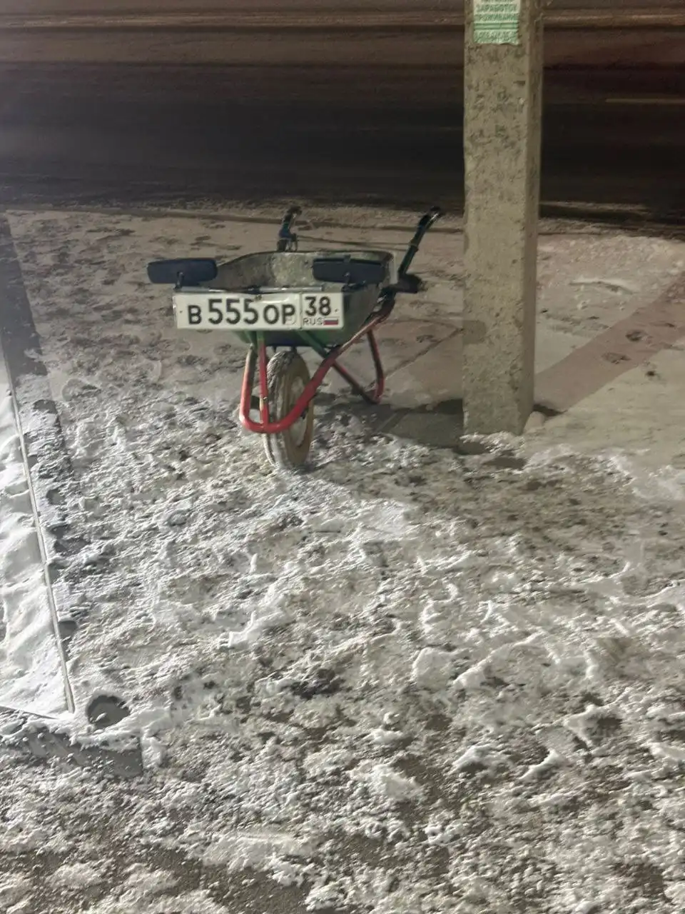 Продам автомобиль 2005 года