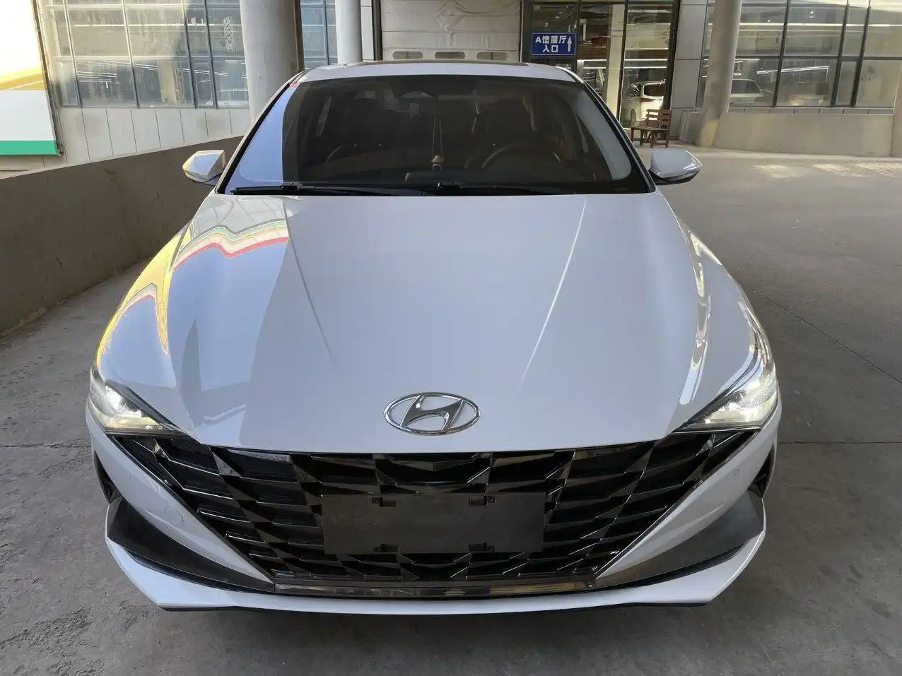 Hyundai Elantra 1.5L CVT LUX Premium Edition 2021