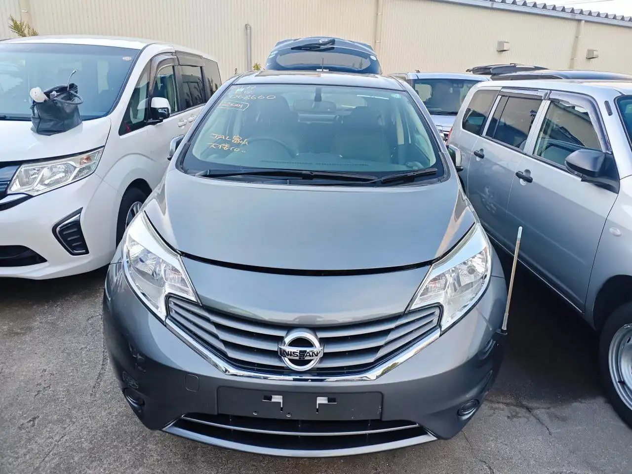 Продается Nissan Note 2013 года - Легковые автомобили (Авто) в Иркутск