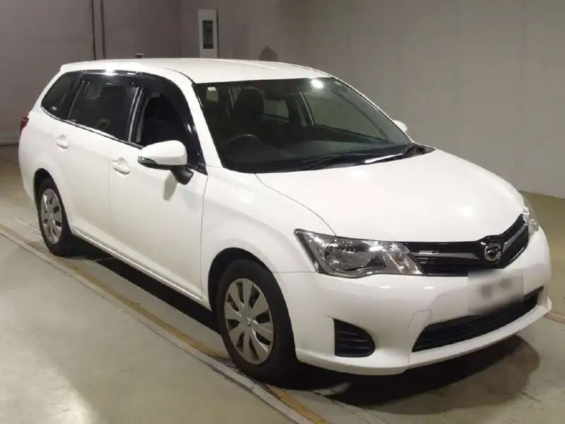 Продам Toyota Corolla Fielder 2013 года - Легковые автомобили (Авто) в Владивосток