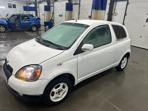 Toyota Vitz 2000 г. в Хомутово - Авто в Хомутово